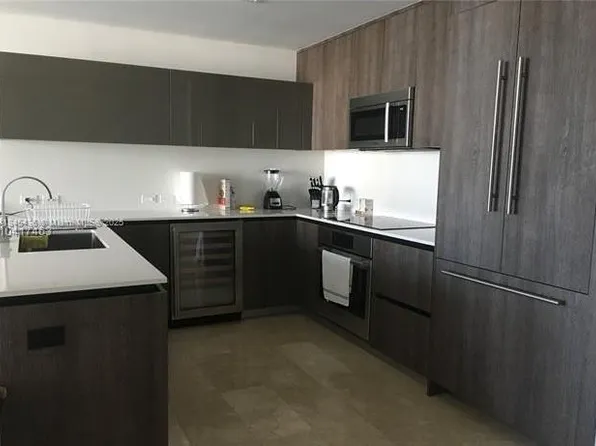 88 SW 7th St APT 2603, Miami, FL 33130