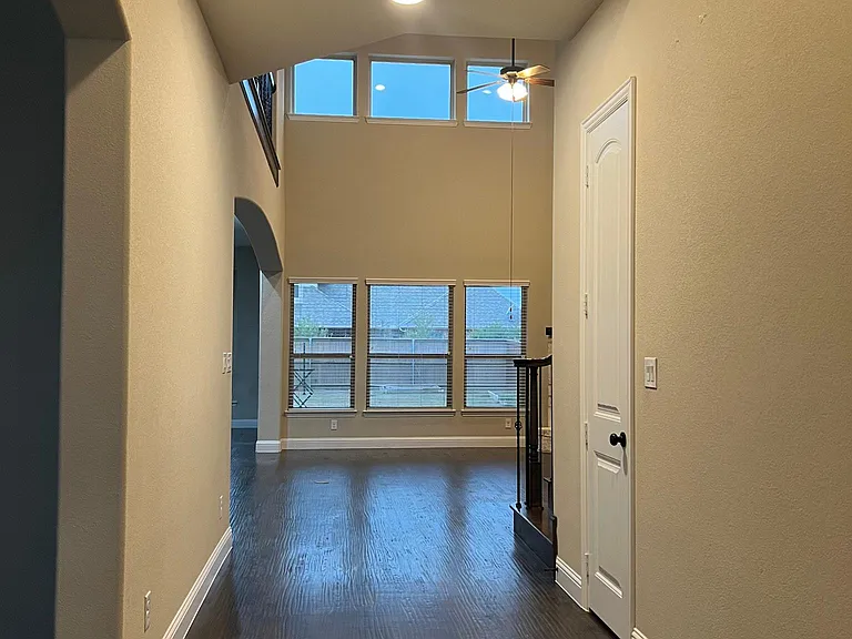 9012 Sandhills Dr — Photo 25