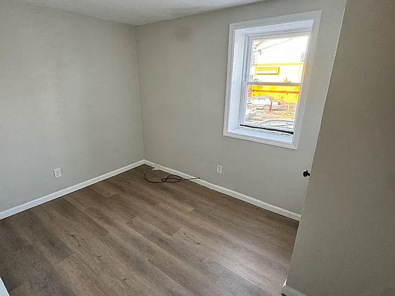 4th image of 7 Straight St APT 9