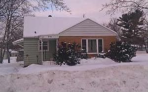 1st image of 828 N 8th Ave