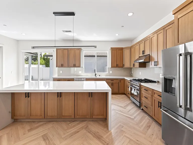 8018 Shadyglade Ave — Photo 18
