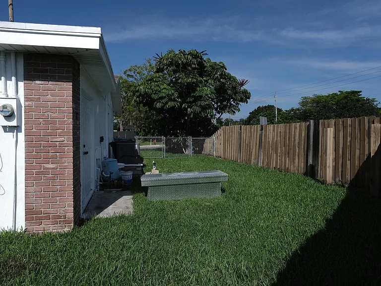 980 Woodland Ave — Photo 22