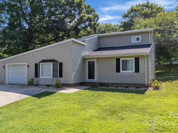 108 Hillsboro Rd, Taylorsville, NC 28681