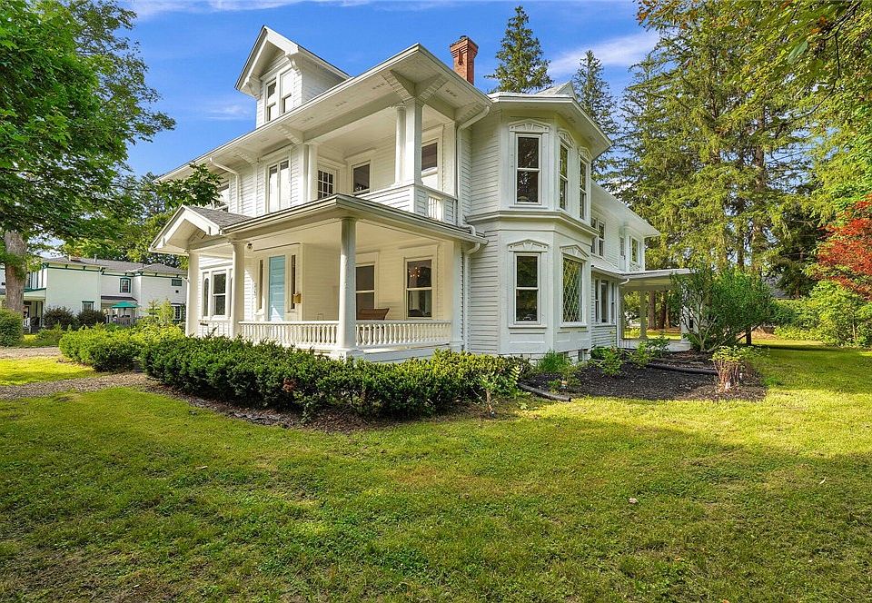 1st image of 33 Willets Ave