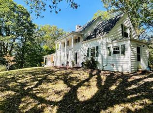 20 Chestnut Cir, Mount Hope, WV 25880