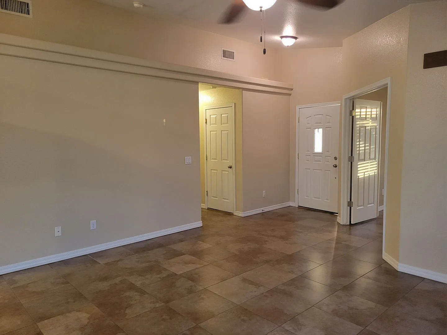 Available October!! Unfurnished Long Term — Photo 4