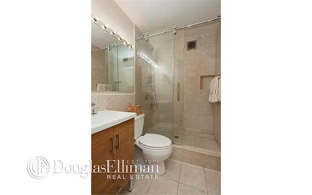 Rented by Douglas Elliman | media 20