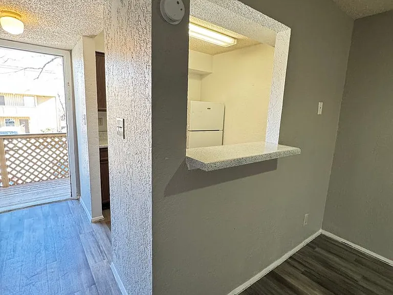 Pheasant Run Apartments — Photo 20