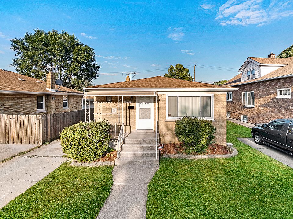 1st image of 716 Greenbay Ave