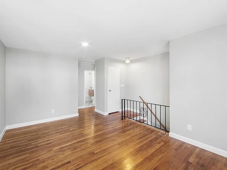 121 Pennington Ave #W2 — Photo 4
