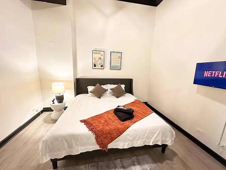 2325 S Michigan Ave #2 — Photo 9