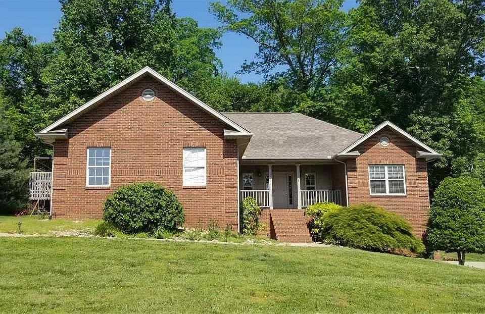 1st image of 334 Meadowlake Cir