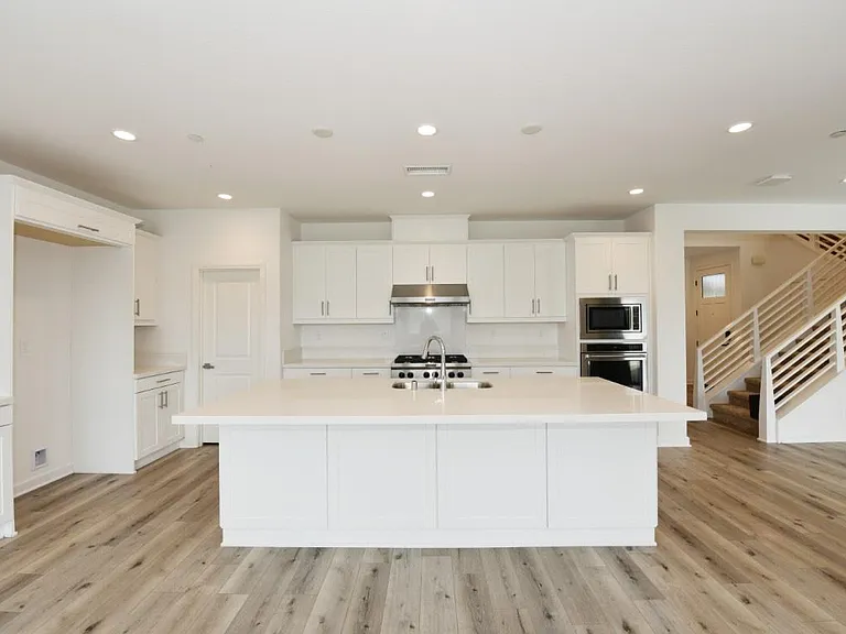 17 Arriate St — Photo 8