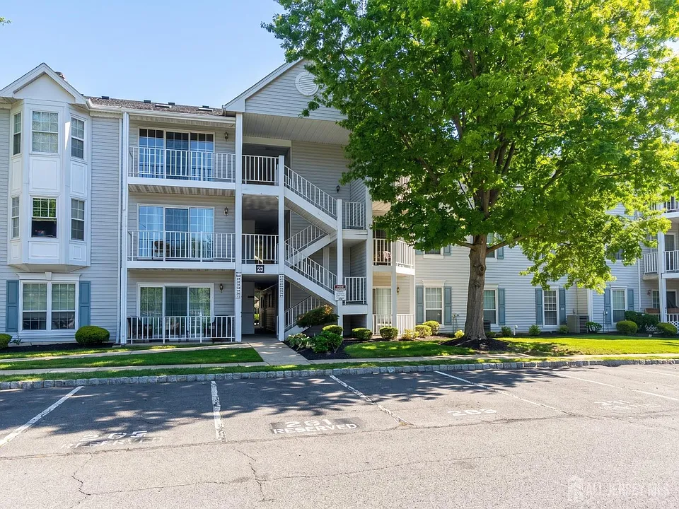 279 Kempsey Dr