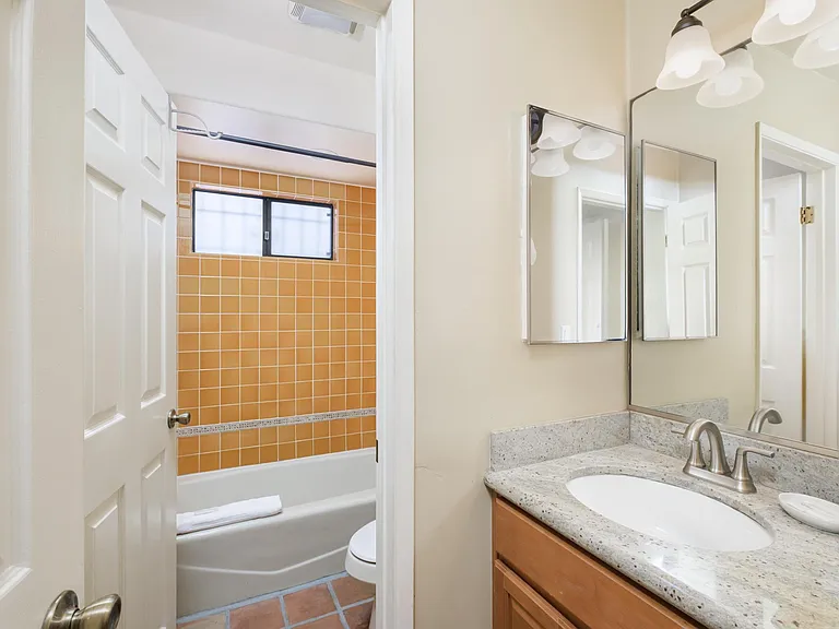 732 Jersey Ct — Photo 11