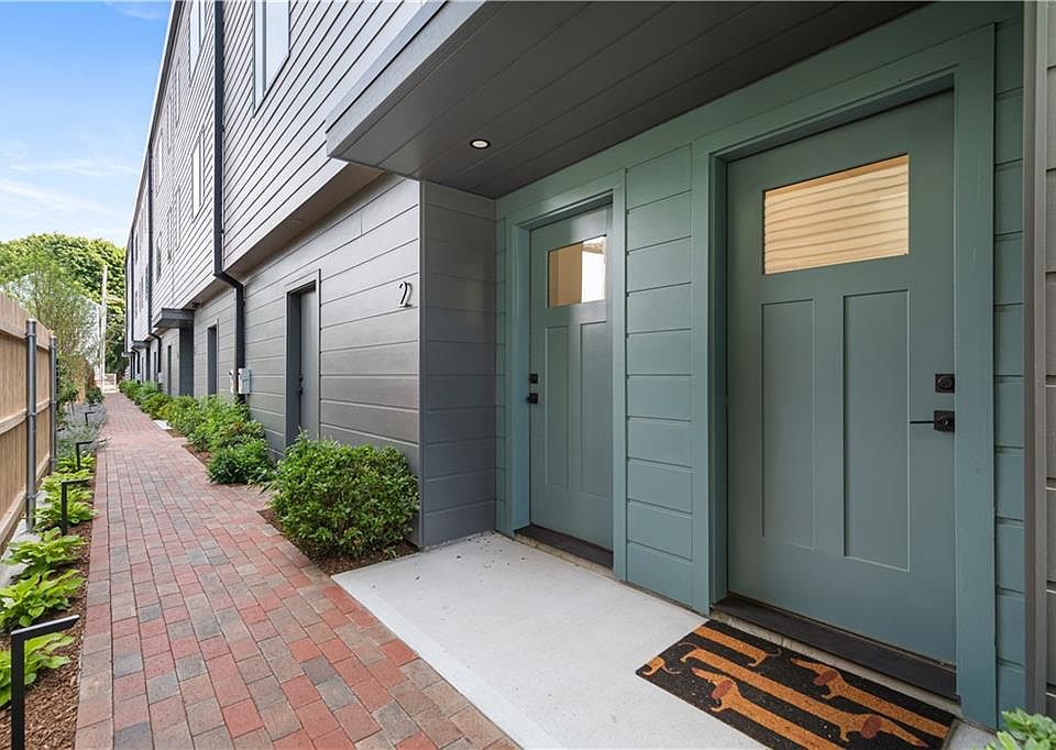 1st image of 59 Warren St #2