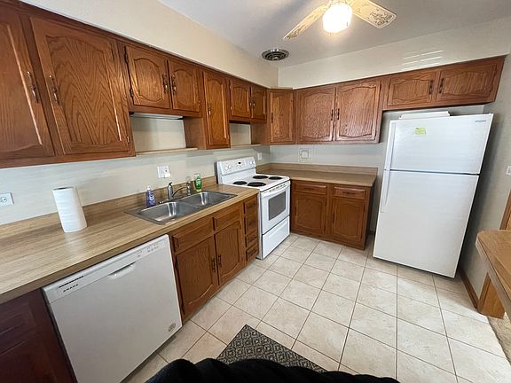 5th image of 910 W Saint James St Unit 1W
