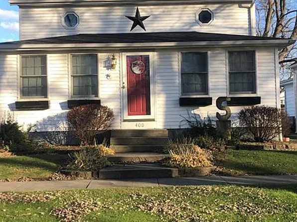 400 S Walnut St, Pana, IL 62557