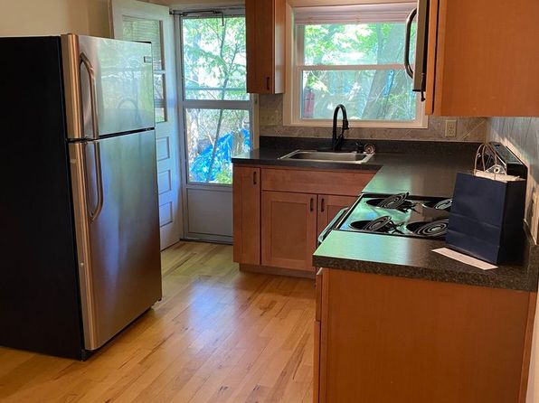 1054 North Ave APT 4