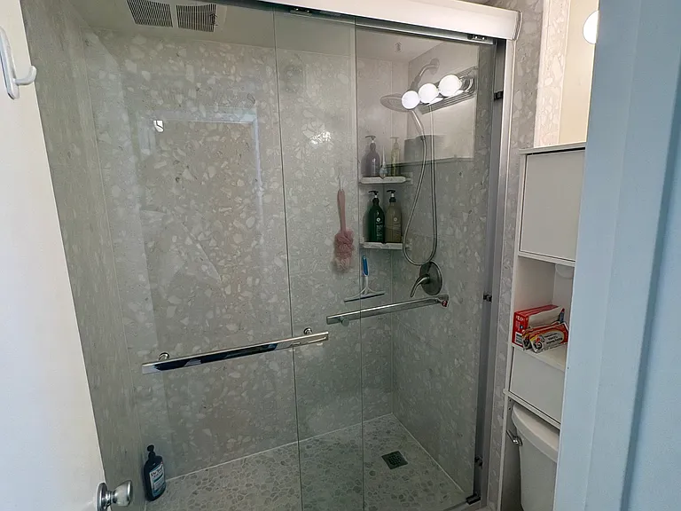500 Glenwood Cir #122 — Photo 8