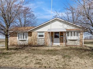 915 Leatherwood Dr, New Carlisle, OH 45344