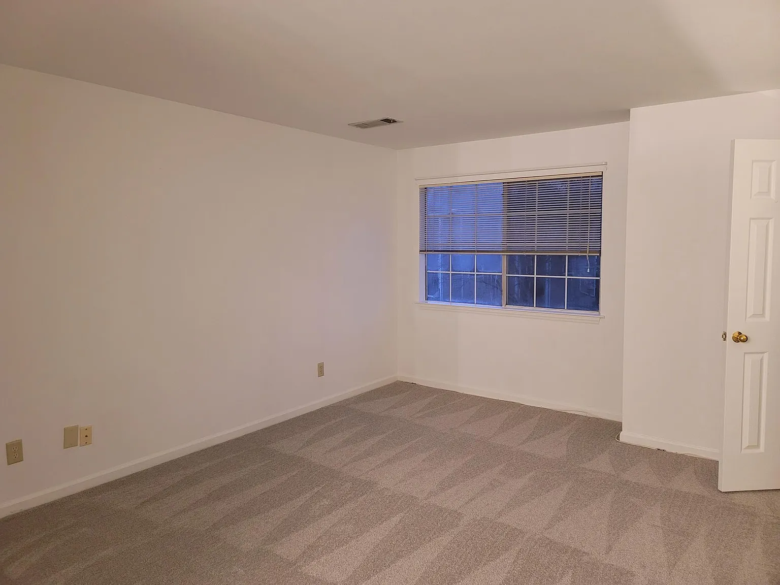 5712 Chapman Mill Dr — Photo 4