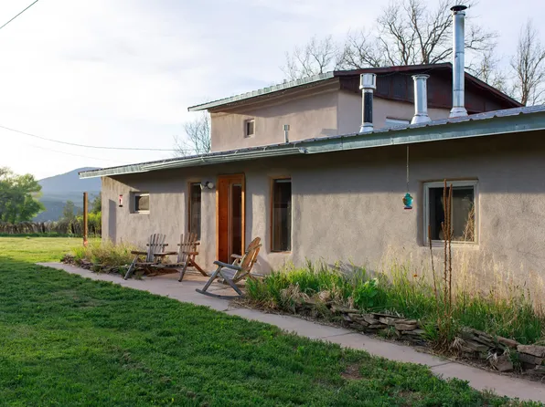 42 Roybal Road, Penasco, NM 87553