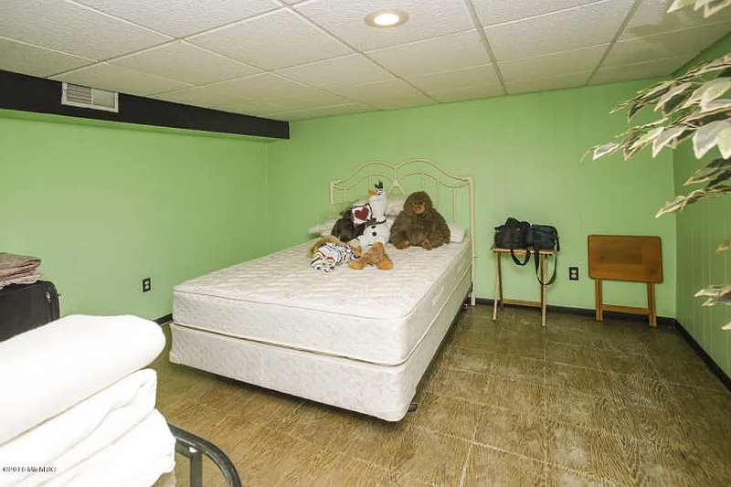 Thumbnail 16