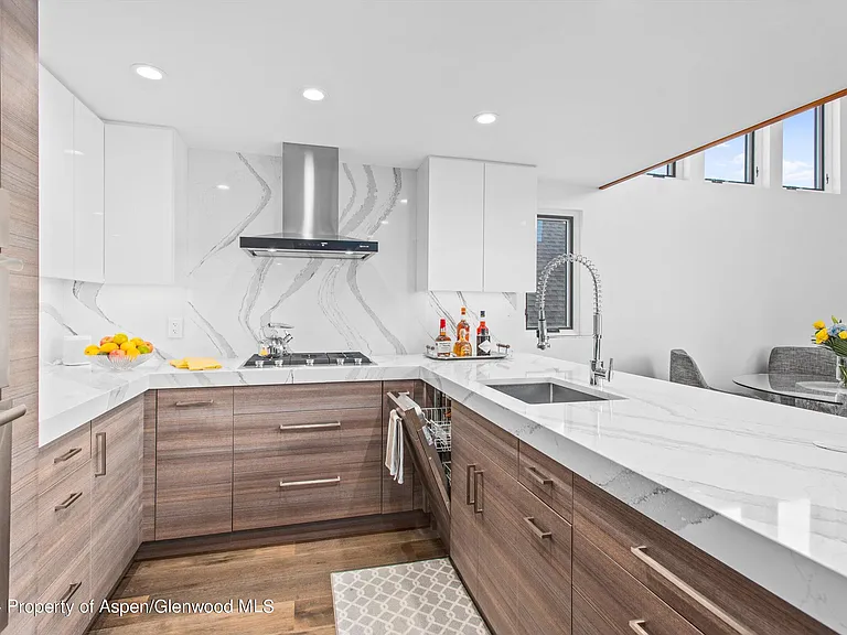 800 S Mill St #306 — Photo 3