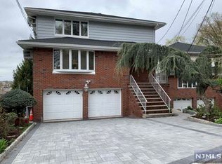 5 Pembroke Way FLOOR 2, Palisades Park, NJ 07650