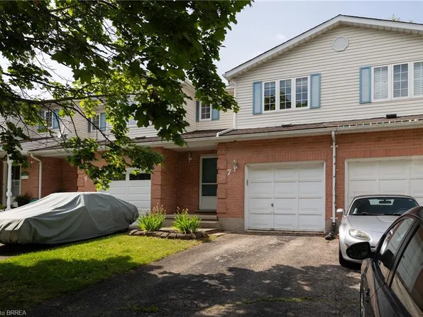 7 Graystone Ct, Brant, ON N3L 3Y1