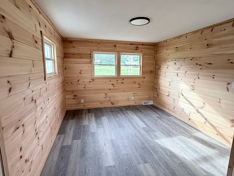 2048 Harmon St — Photo 13