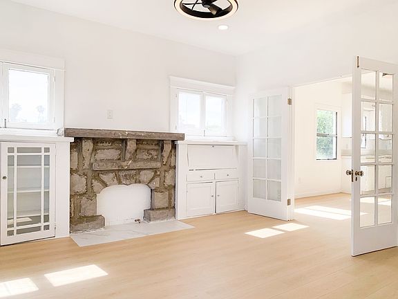 2nd image of 1426 W Sunset Blvd