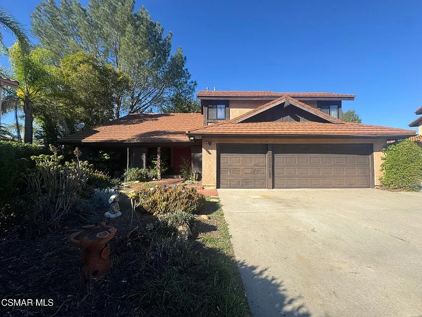 4 bed, 2.5 bath, 2864 sqft, $4,200 — Photo 4