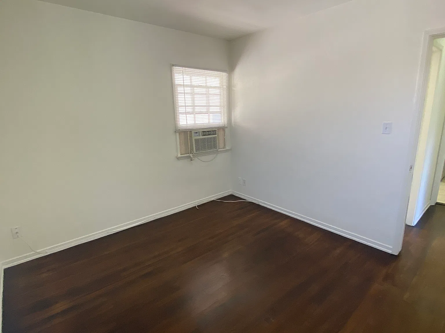 1 bed, 500 sqft, $1,900 — Photo 3