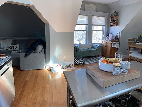 2nd image of 195 E Cottage St #3
