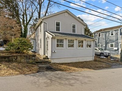 85 King Philip Ave, Bristol, RI, 02809