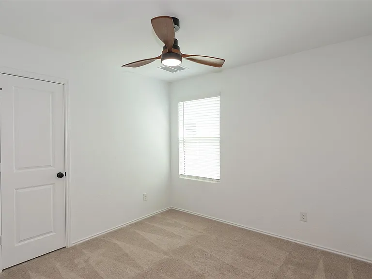 548 Rancho Del Cielo Loop — Photo 20