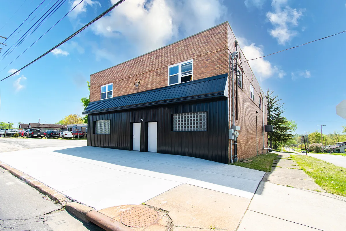 Building Photo - 3143 Mahoning Ave #A