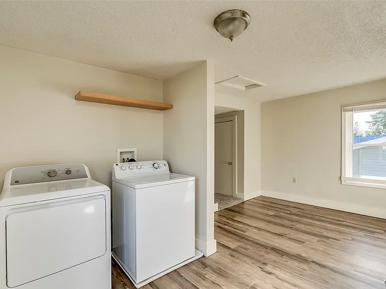 544 S Mechanic St — Photo 29