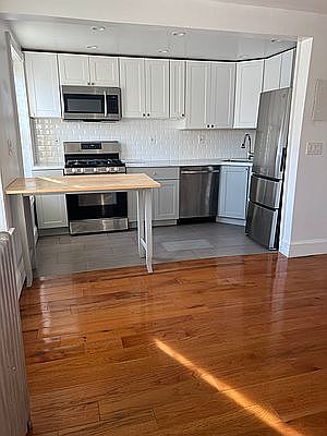1st image of 160 Macon St Floor 3