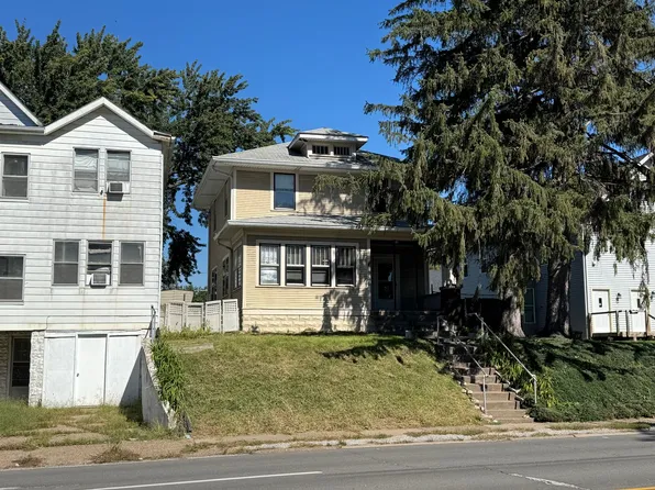 918 W Locust St, Davenport, IA 52804