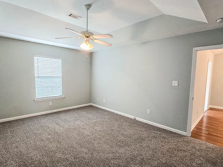 726 Creekside Dr — Photo 23