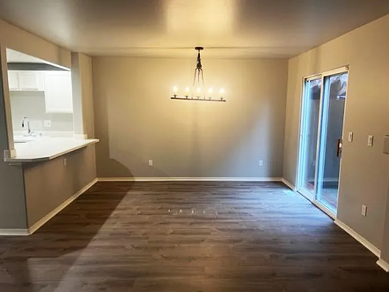 1008 Sunset Blvd NE #B — Photo 10