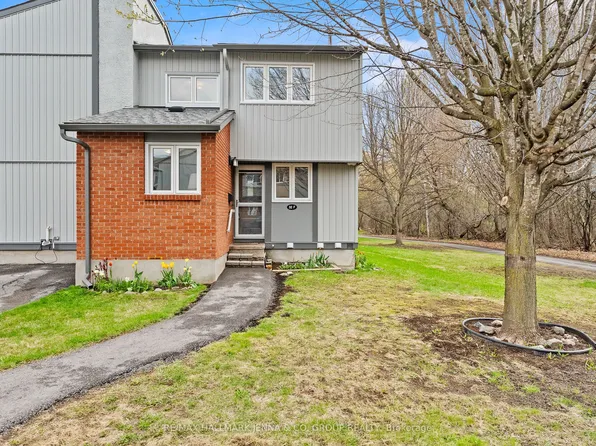 32 Benlea Dr #F-49, Ottawa, ON K2G 4A8