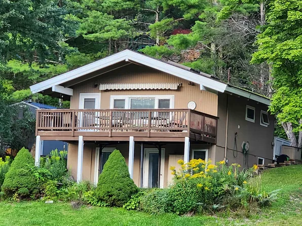 294 Stonehenge Road, Poultney, VT 05764