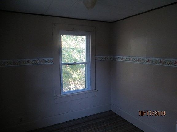 5th image of 606 W Clark St