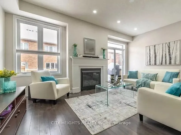 147 Baffin Cres #MAIN — Photo 3
