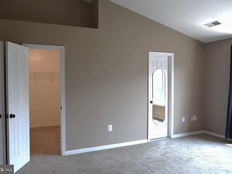 8819 Blue Royale Ln — Photo 22