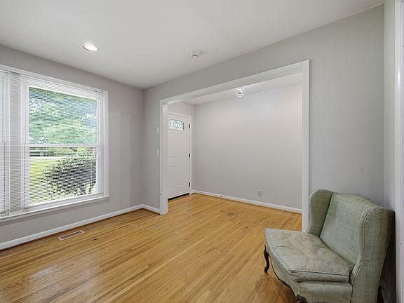 5th image of 313 Timberdale Ct